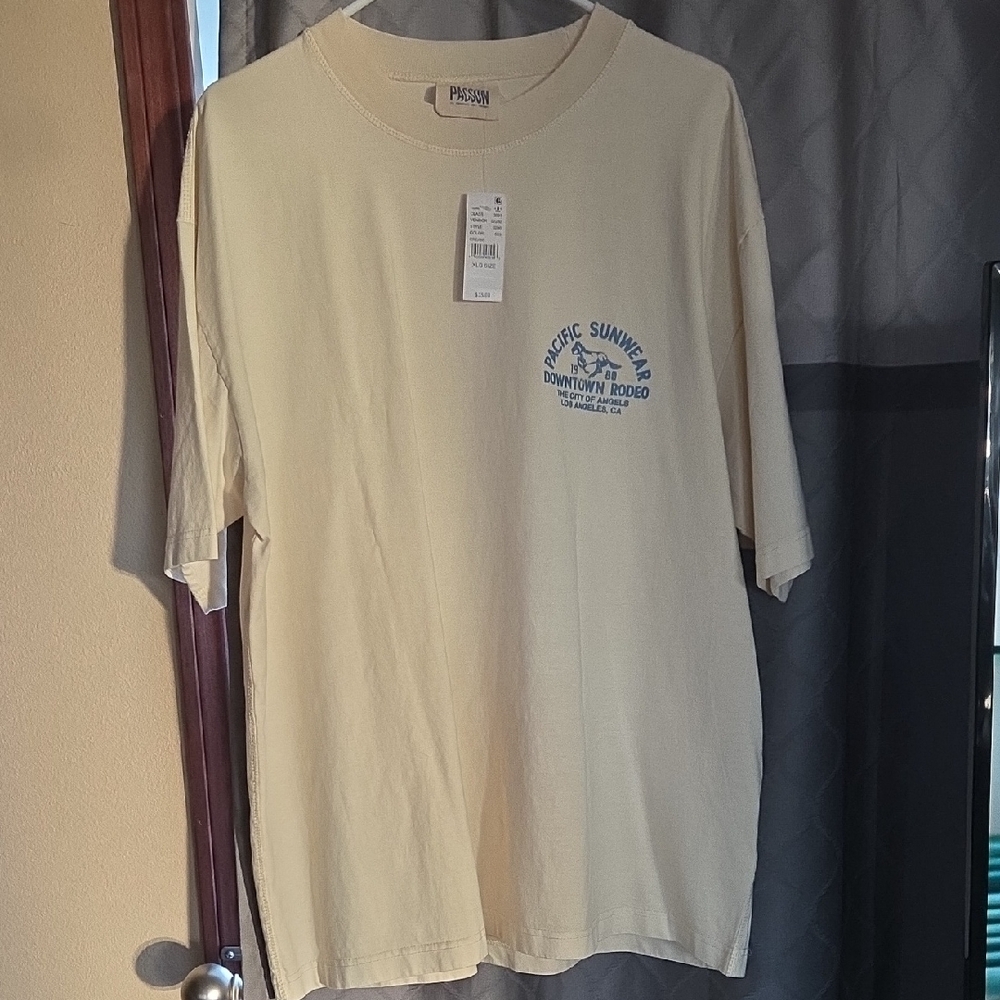 PacSun Cream Short Sleeve Tee with Blue Graphic